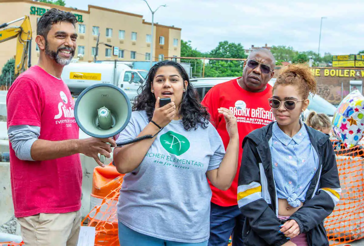 Residents and workers protest the Southern Boulevard rezoning study.